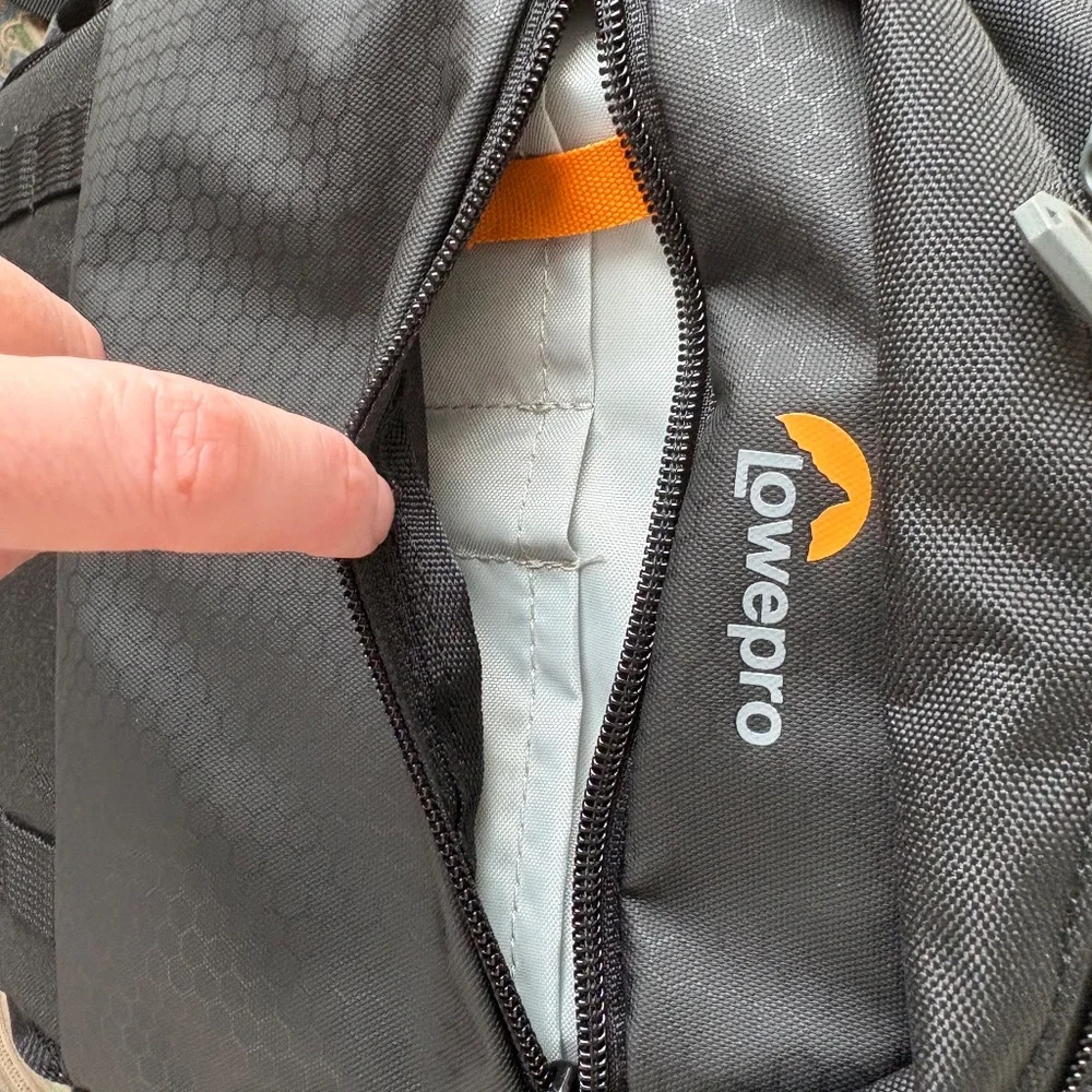NWT Lowepro Adventura Go BP 150 Backpack (Black, 11 L)